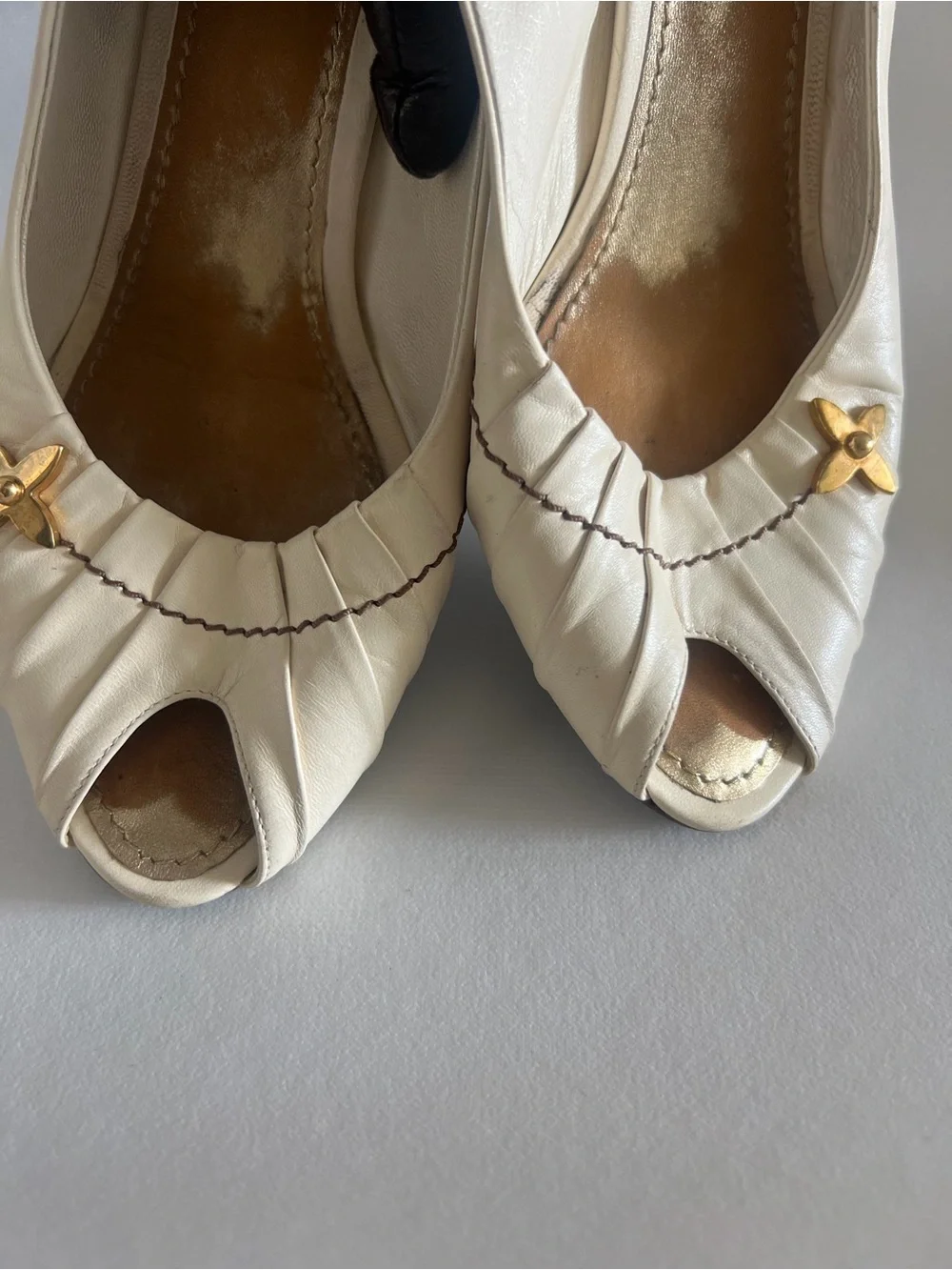 Louis Vuitton sling back Peep-Toe Heels